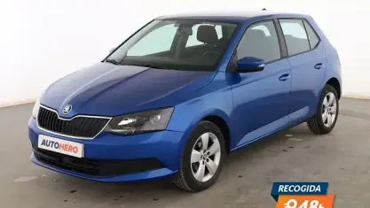 Usado Skoda Fabia Ambition 75 CV (55 kW) 2018 Azul Berlina