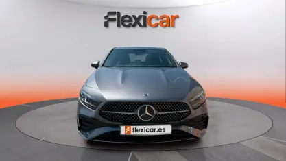 Usado Mercedes A180 116 CV (85 kW) 2024 Gris Berlina