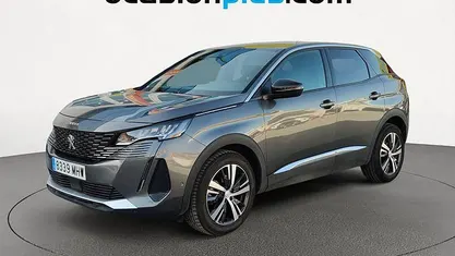 Usado Peugeot 3008 Allure 131 CV (96 kW) 2023 Gris plata SUV