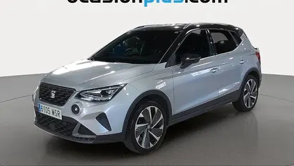 Usado Seat Arona FR 150 CV (110 kW) 2024 Gris plata SUV