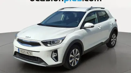 Usado Kia Stonic 101 CV (74 kW) 2025 Blanco SUV