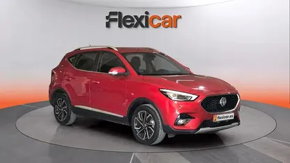 Usado MG ZS Luxury 106 CV (77 kW) 2024 Rojo Berlina