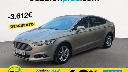 Usado Ford Mondeo Titanium 160 HP (117 kW) 2016 Cinzento Sedan