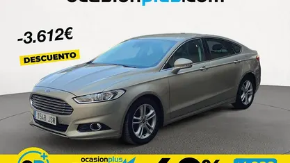 Usado Ford Mondeo Titanium 160 CV (117 kW) 2016 Gris plata Berlina