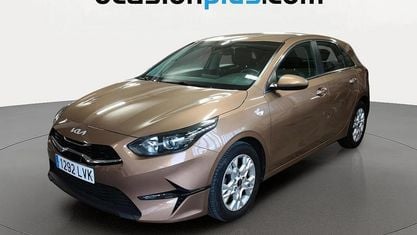 Usado Kia Ceed 120 CV (88 kW) 2021 Marrón Utilitario