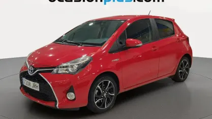 Usado Toyota Yaris Advance 100 CV (73 kW) 2016 Rojo Utilitario