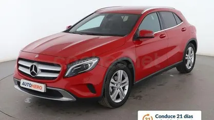 Usado Mercedes GLA200 Urban 136 CV (100 kW) 2017 Rojo SUV