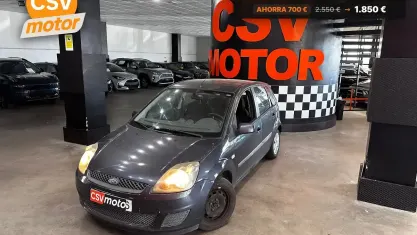 Usado Ford Fiesta Trend 70 CV (51 kW) 2008 Gris / plata Utilitario