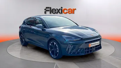 Usado Cupra Leon 150 CV (110 kW) 2025 Azul Familiar