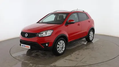 Usado Ssangyong (KGM) Korando 178 CV (130 kW) 2015 Rojo SUV