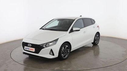 Usado Hyundai i20 101 CV (74 kW) 2021 Blanco Utilitario