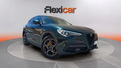 Usado Alfa Romeo Stelvio Sprint 190 CV (139 kW) 2021 Negro SUV