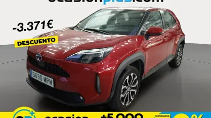 Usado Toyota Yaris Hybrid Active 116 CV (85 kW) 2024 Rojo Pickup/Camioneta
