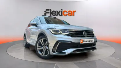 Usado VW Tiguan R-line 150 CV (110 kW) 2021 Gris SUV