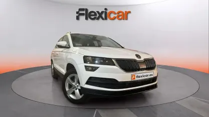 Usado Skoda Karoq Ambition 150 CV (110 kW) 2021 Blanco SUV