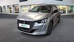 Gris Usado 2023 Peugeot e-208 GT Utilitario | 24.790 € (Precio justo)