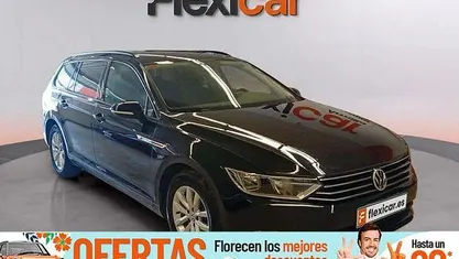 Usado VW Passat Advance 120 CV (88 kW) 2017 Negro Familiar