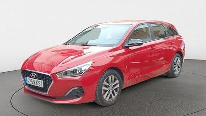 Begagnad Hyundai i30 GO! 120 HK (88 kW) 2019 Röd Kombi