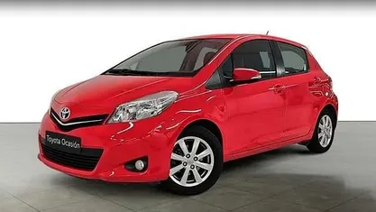 Usado Toyota Yaris Active 69 CV (50 kW) 2012 Rojo Utilitario