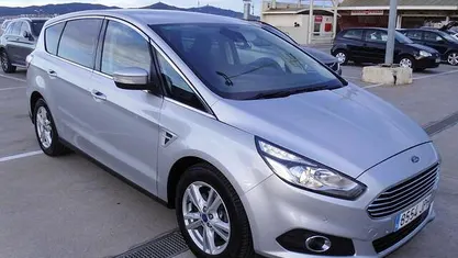 Gris Usado 2016 Ford S-MAX Titanium Monovolumen | 16.975 € (Precio justo)