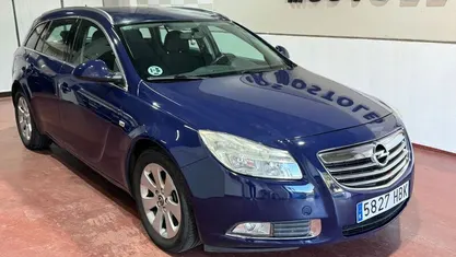 Usado Opel Insignia Cosmo 130 CV (95 kW) 2011 Azul Familiar