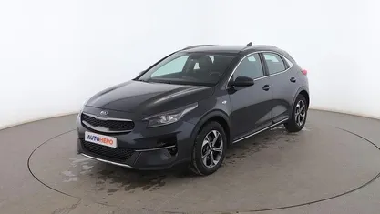 Usado Kia XCeed 120 CV (88 kW) 2019 Gris SUV