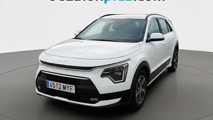 Käytetty Kia Niro 129 HP (94 kW) 2025 Valkoinen Katumaasturi
