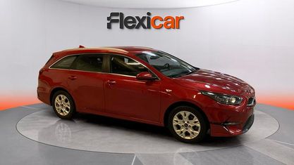 Usado Kia Ceed 121 CV (88 kW) 2022 Rojo Utilitario