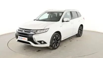 Usado Mitsubishi Outlander P-HEV 203 CV (149 kW) 2018 Blanco SUV