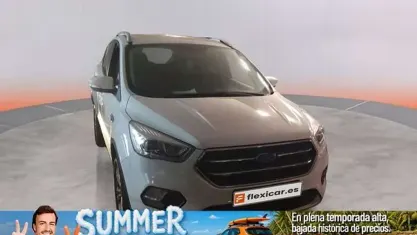 Usado Ford Kuga Titanium 120 CV (88 kW) 2019 Blanco SUV