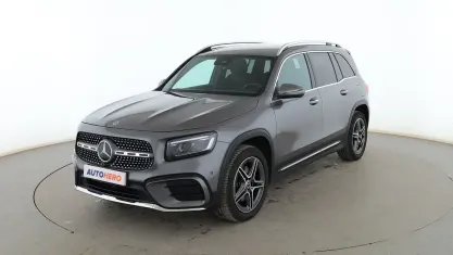 Usado Mercedes GLB200 AMG line 150 CV (110 kW) 2024 Gris SUV
