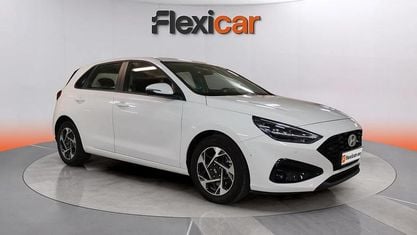 Begagnad Hyundai i30 121 HK (88 kW) 2024 Vit Sedan