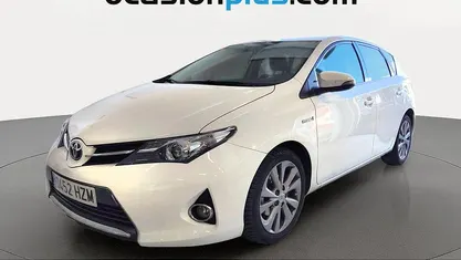 Usado Toyota Auris Hybrid Active 136 CV (100 kW) 2014 Blanco Utilitario