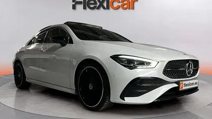 Usado Mercedes CLA200 150 CV (110 kW) 2025 Blanco Berlina