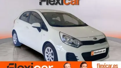 Usado Kia Rio 84 CV (61 kW) 2016 Blanco Utilitario