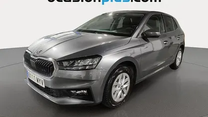 Gris Usado 2025 Skoda Fabia Selection Utilitario | 16.182 € (Super precio)