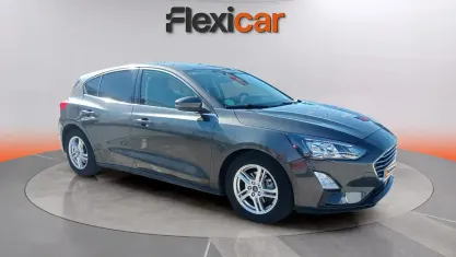 Usado Ford Focus Trend+ 125 CV (91 kW) 2019 Gris Utilitario