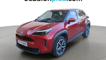 Usado Toyota Yaris Style 116 CV (85 kW) 2023 Rojo Utilitario