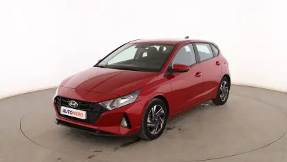 Usado Hyundai i20 84 CV (61 kW) 2022 Rojo Utilitario
