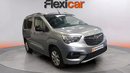 Usado Opel Combo Elegance 102 CV (75 kW) 2023 Monovolumen
