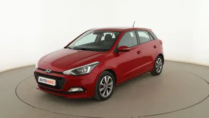 Usado Hyundai i20 85 CV (62 kW) 2015 Rojo Berlina
