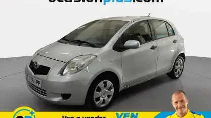 Usado Toyota Yaris 87 CV (63 kW) 2007 Gris Utilitario