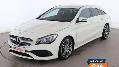 Usado Mercedes CLA200 Shooting Brake AMG line 136 CV (100 kW) 2017 Blanco Familiar