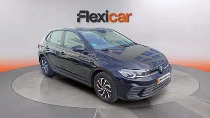 Usado VW Polo Life 95 CV (69 kW) 2022 Negro Utilitario