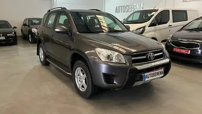 Käytetty Toyota RAV4 Active 150 HP (110 kW) 2010 Harmaa Katumaasturi