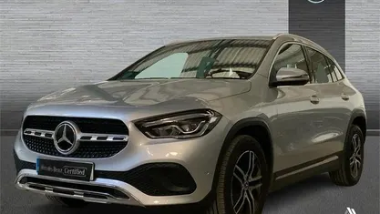 Usado Mercedes GLA180 Progressive 136 CV (100 kW) 2022 Plata iridio SUV
