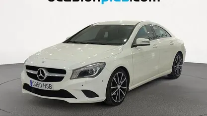 Usado Mercedes CLA220 Urban 170 CV (125 kW) 2013 Berlina