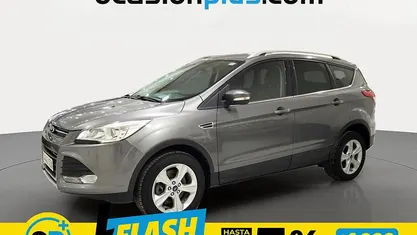 Usado Ford Kuga Trend 140 CV (102 kW) 2014 Gris SUV