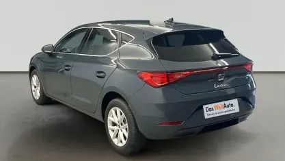 Usado Seat Leon Style 116 CV (85 kW) 2025 Azul Berlina