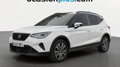 Usado Seat Arona Style 110 CV (80 kW) 2023 Blanco SUV